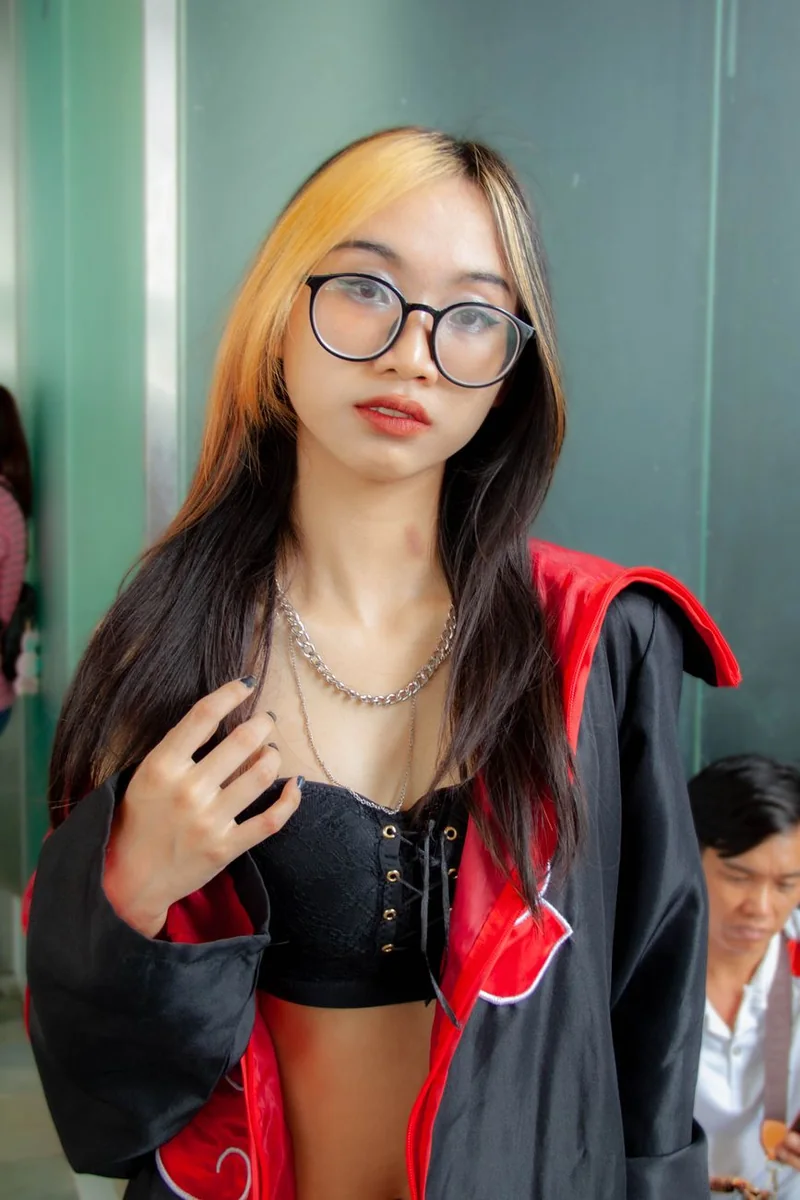 漫画条目录入与字段维护的记录形态示意